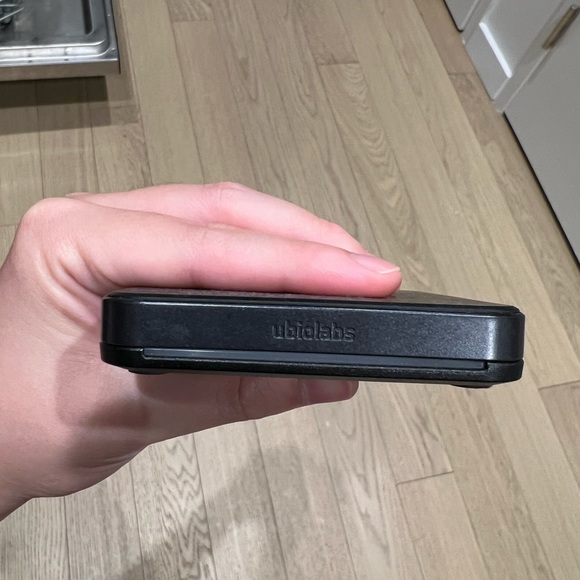 Ubiolabs - Wireless IPhone Charger - Picture 2 of 5